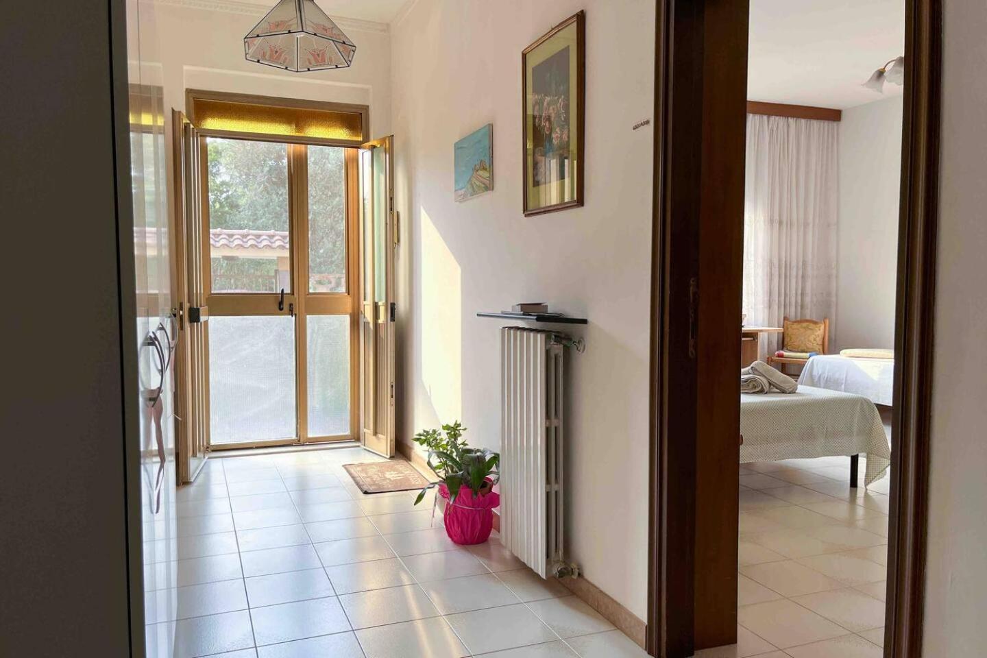 Gocciadoro Guest Apartment Соланас Экстерьер фото