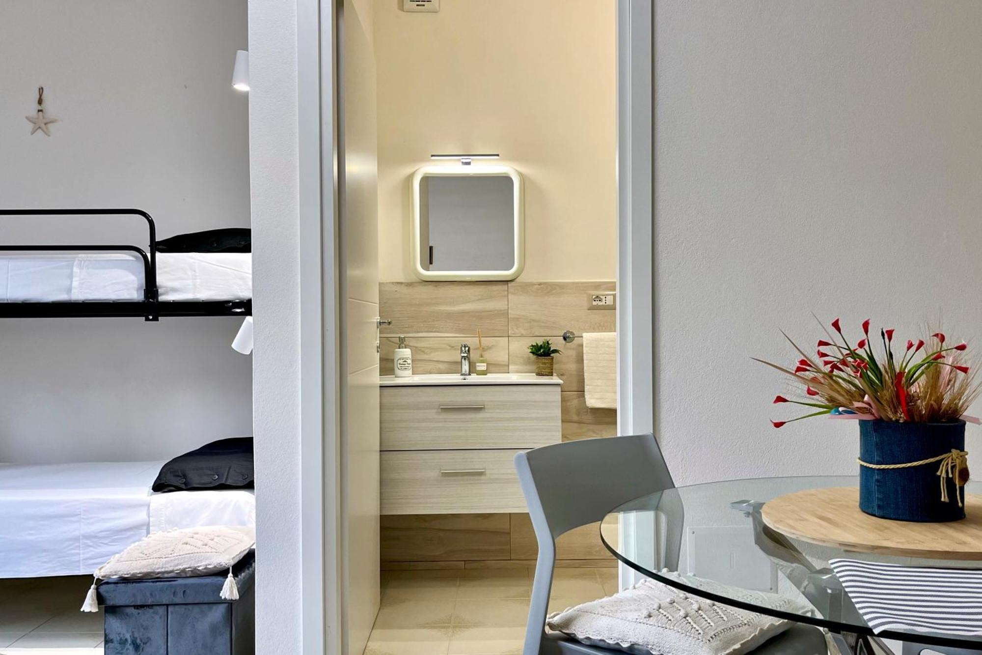 Gocciadoro Guest Apartment Соланас Экстерьер фото